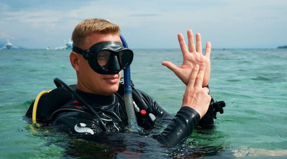 lentic_diving_divemaster